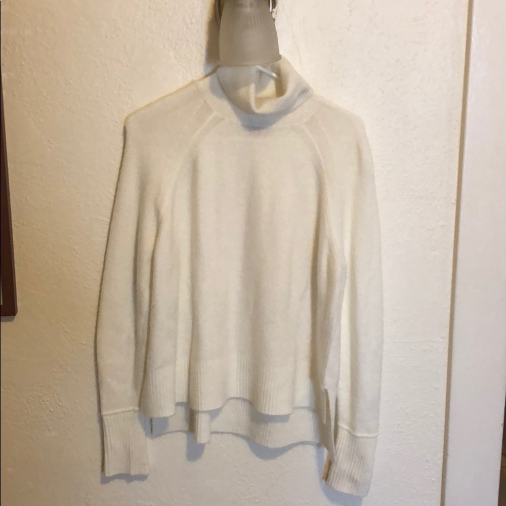 White Vince Camuto turtle neck